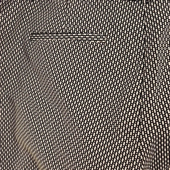 Liz Claiborne Career Cropped Pant. Size 16. - Picture 6 of 6